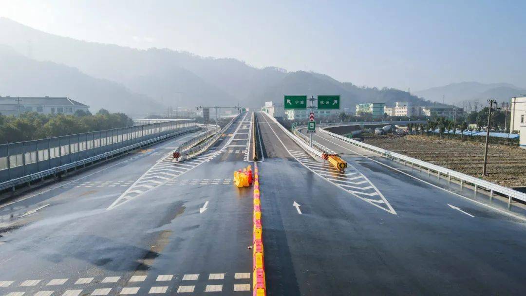 姚桥路高架最新动态，驶向自然美景的旅程启幕